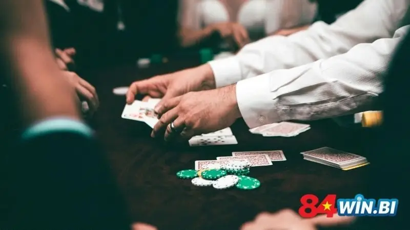 Cách chơi Poker chuẩn không cần chỉnh cho newbie